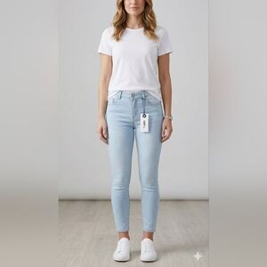 NWT VERTU Mid Rise Push Up Ankle Skinny Jeans | Light Wash | Size 15/32